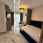 Kari Апартаменты Нэводари