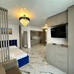 Апартаменты Kari *
